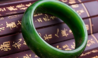 怎么辨别翡翠玉镯真假（怎样辨别翡翠镯子真假）-九图集