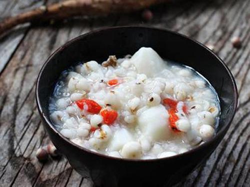 剖腹产坐月子吃什么好（剖腹产坐月子吃什么好恢复）-九图集