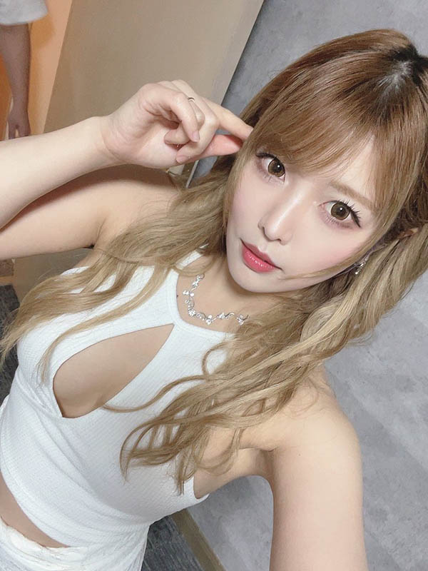 美艳小只马女优《新村朱里》最新品番推荐简介及预览-九图集