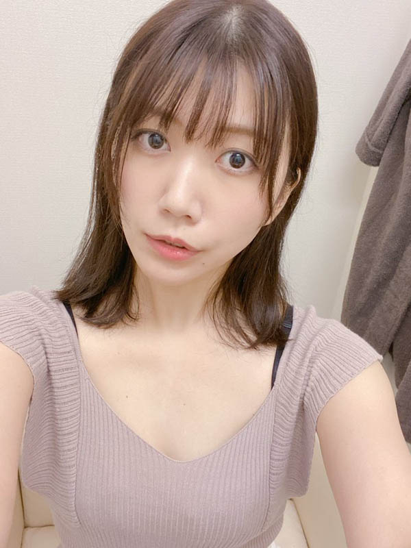风骚人妻《弘川玲奈》精选品番推荐简介及预览-九图集