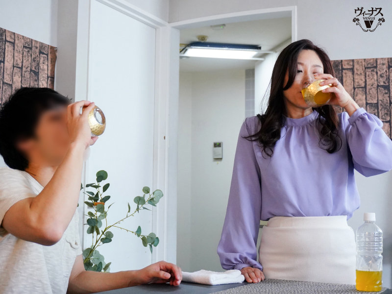 「母子二人喝媚药敏感度X100倍!」系列品番推荐简介及预览-九图集