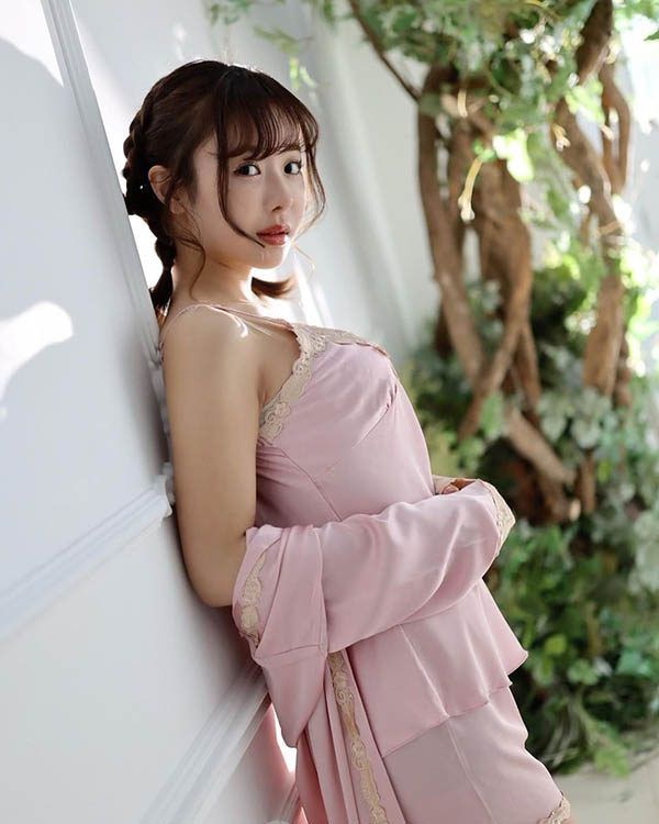 E奶纤腰小只马《栗山莉绪》精选品番推荐简介及预览-九图集